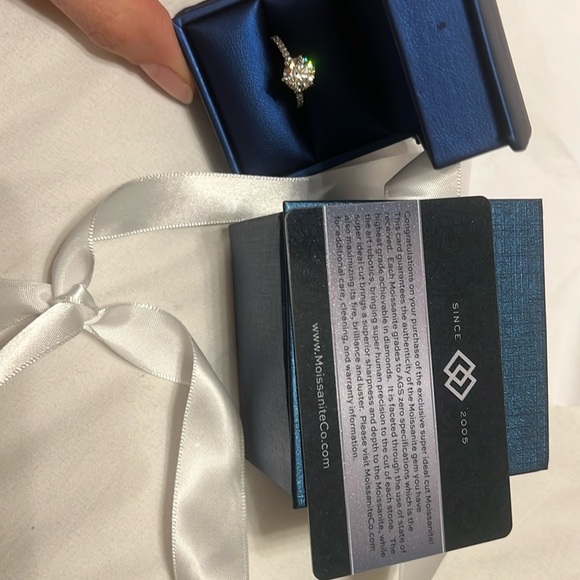 Moissainte/Diamond Engagement Ring - Picture 10 of 17